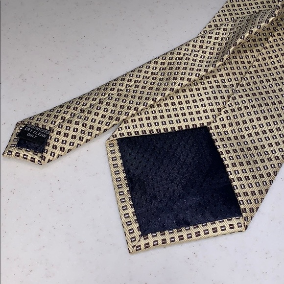 NEW Men’s Classic Tie NEW - Picture 2 of 3